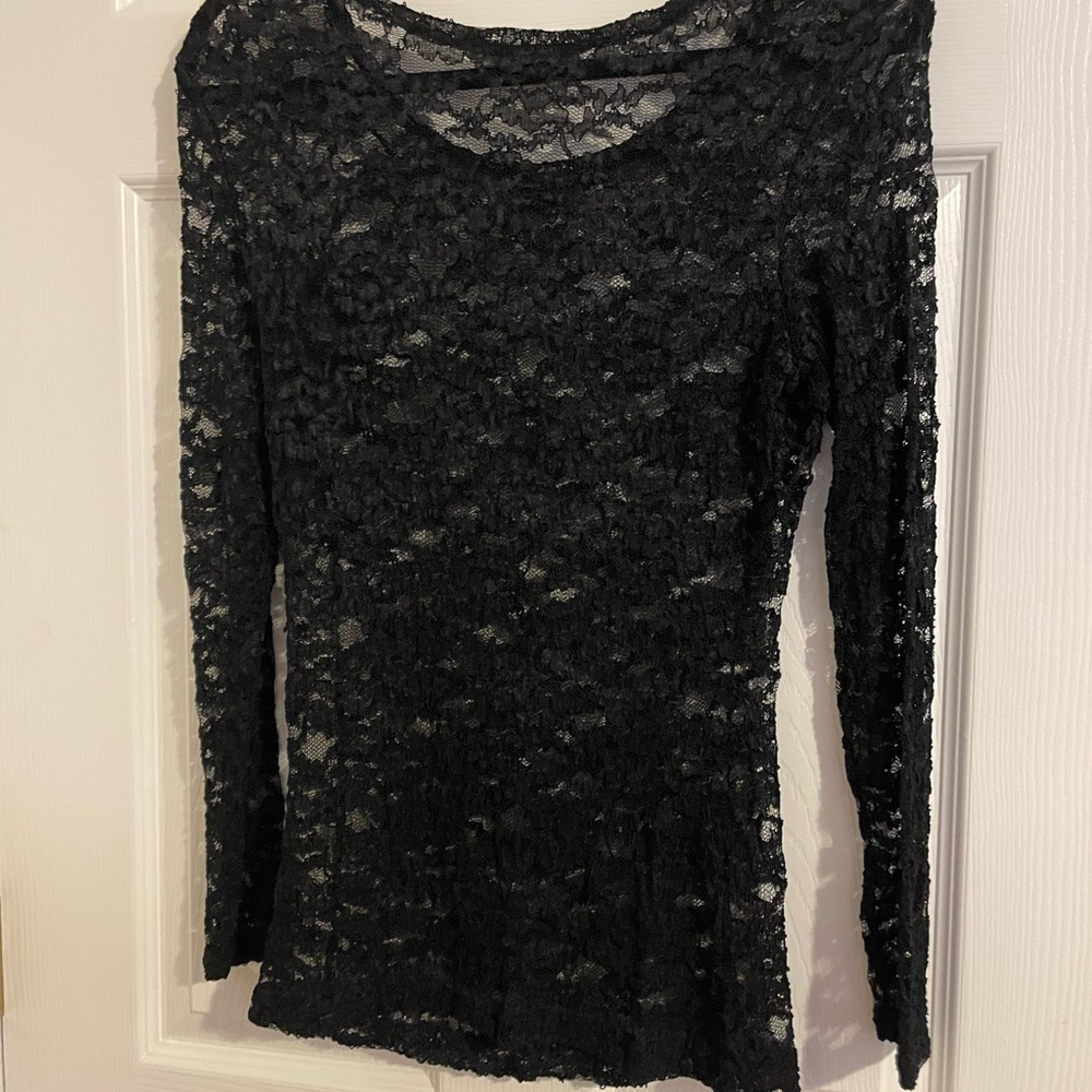 Lovely lace black long sleeved top. The Limited size M. Great w/cami or blazer.